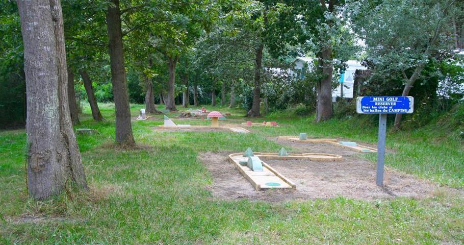 Mini-golf au Camping à Mesquer, Camping proche La Baule et Guérande