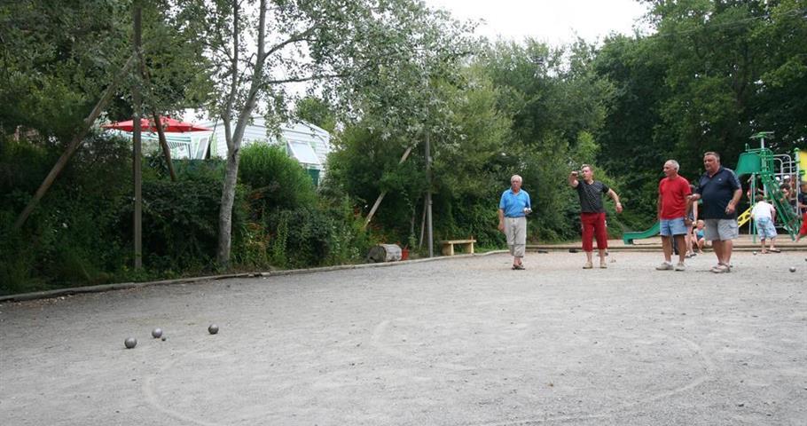 Terrain de pétanque au Camping à Mesquer, Camping proche La Baule et Guérande