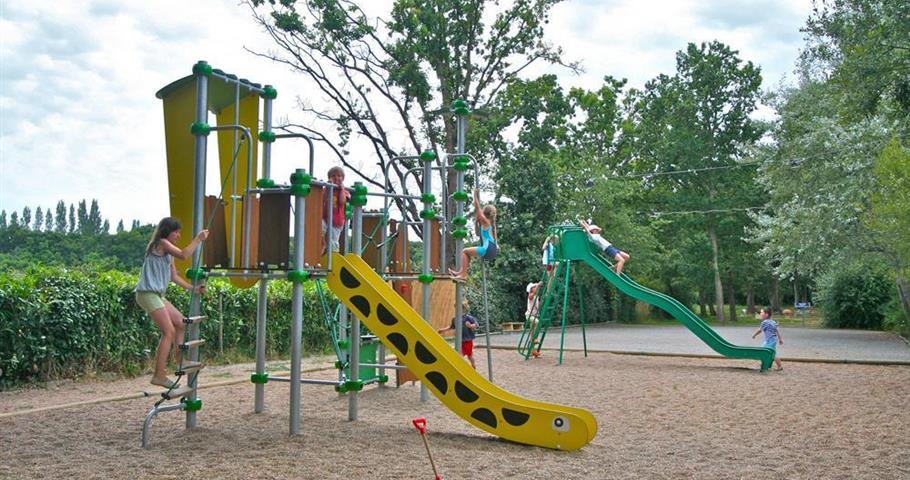 Aire de jeux au Camping à Mesquer, Camping proche La Baule et Guérande