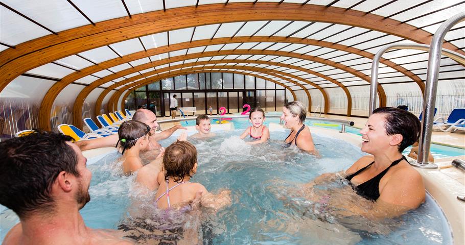Camping avec piscine à Mesquer et bain bouillonnant, Camping proche La Baule et Guérande